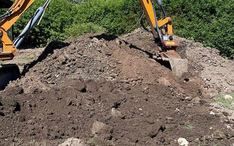 5. Gra╠evning av stenkista dra╠enering i tomt villagrund